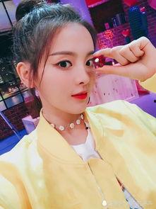 娱乐吃瓜酱正常老师夸自己,娱乐吃瓜酱中的教育风采