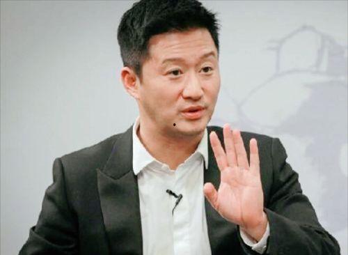 娱乐吃瓜吴京,从吃瓜群众到动作巨星，他的蜕变之路