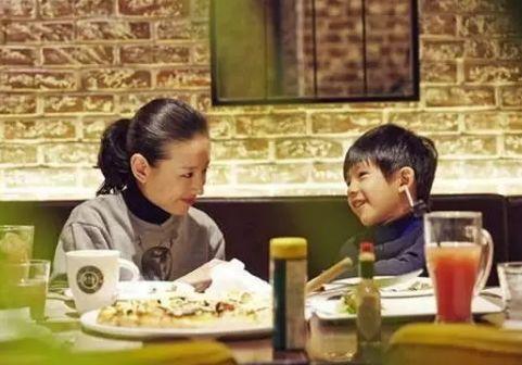 娱乐吃瓜酱别让他们毕业,揭秘毕业生们的毕业季狂欢