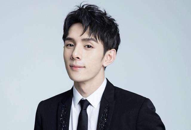 娱乐吃瓜酱俄罗斯帅哥,娱乐吃瓜酱带你领略异国风情魅力